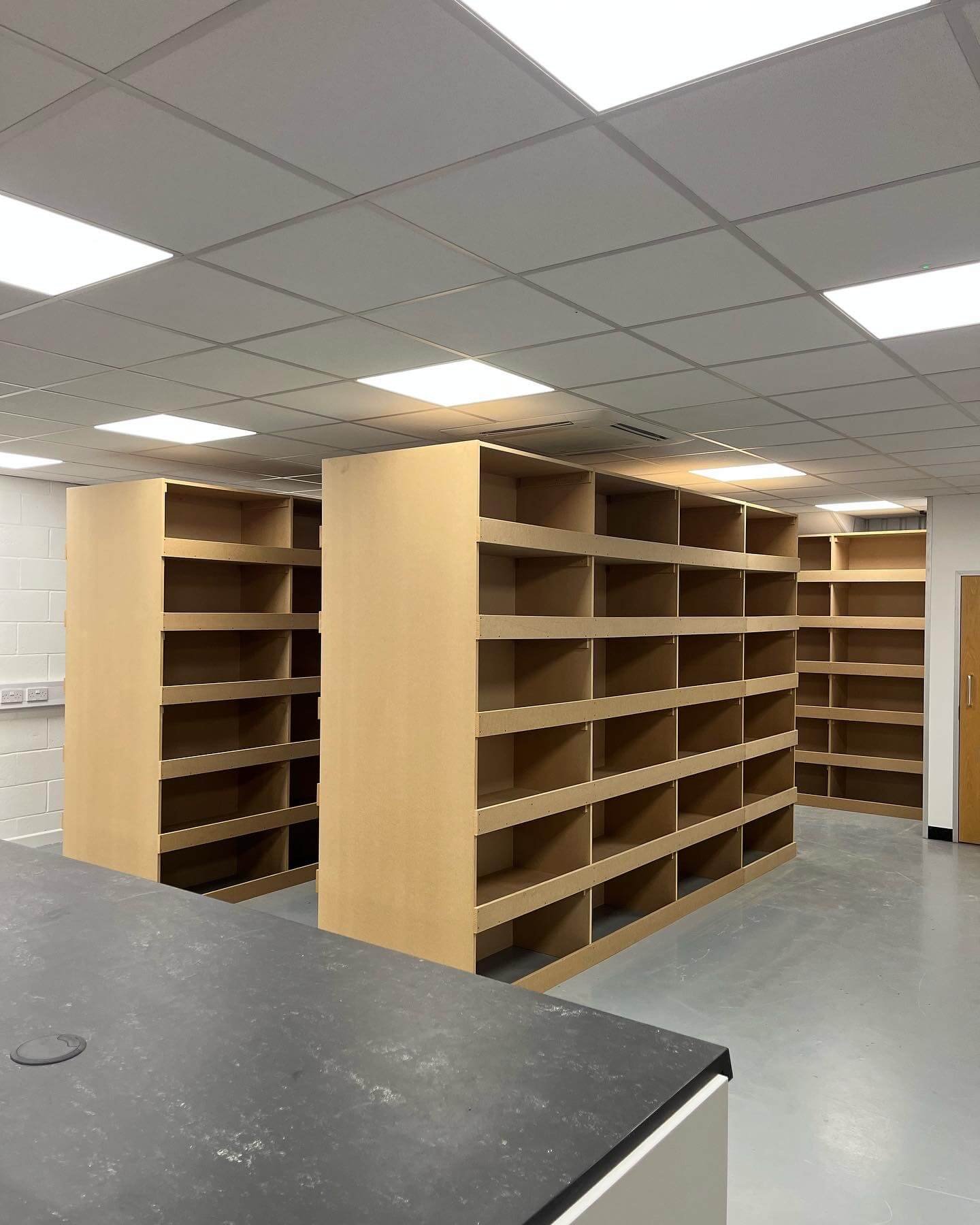 Made to measure warehouse storage system